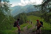 12 ...i giovani veloci camminatori aspettano i ...lenti...